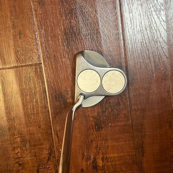 Odyssey White Hot‎ 2ball Lined 35 Inch Right handed Putter - Picture 8 of 11